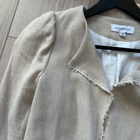 Linen blazer - Picture 3 of 3